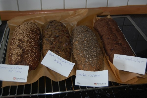 Brot ohne Weizen mit alternativem Mehl gebacken, Paleokonform